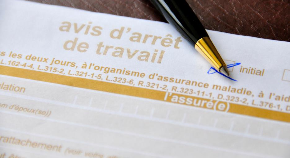 Les salariés en arrêt maladie doivent continuer d’acquérir des congés payés
