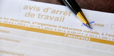 Les salariés en arrêt maladie doivent continuer d’acquérir des congés payés